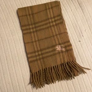 Burberry wool scarf
